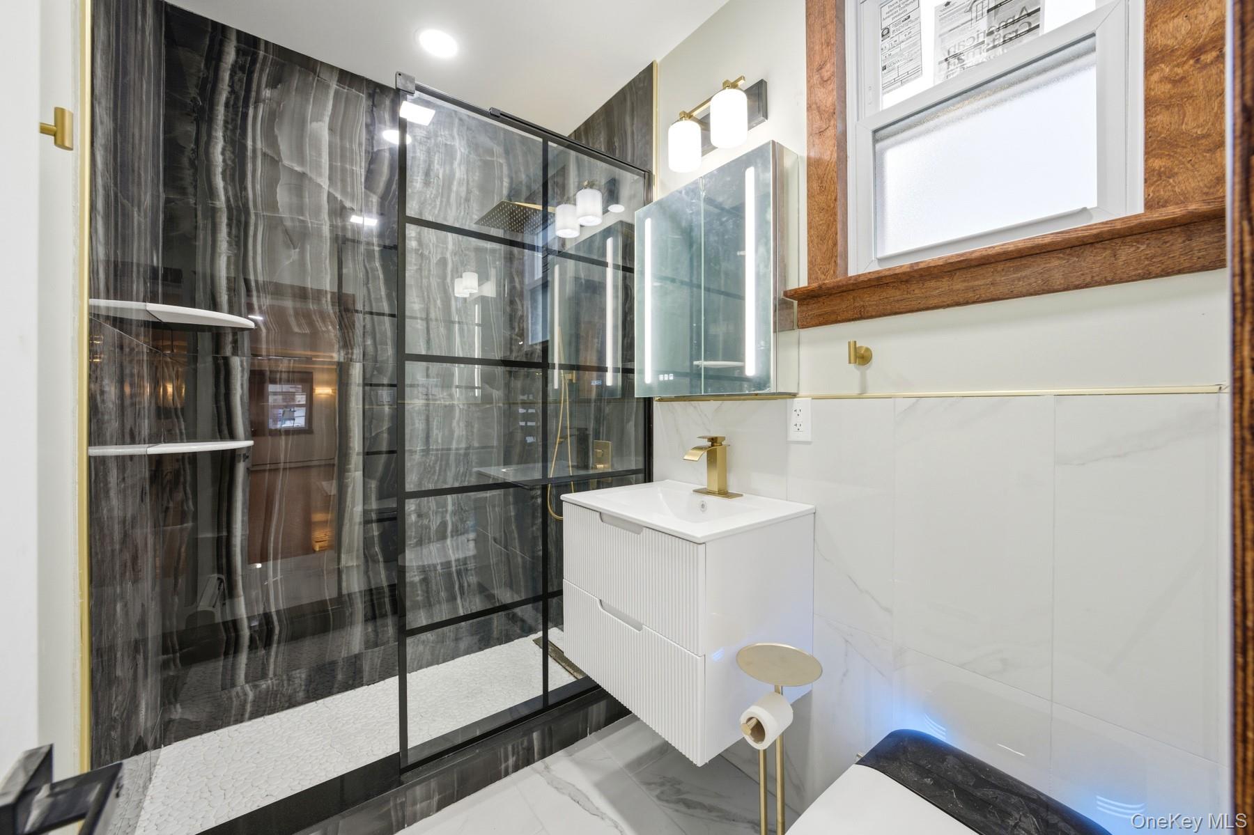 10411 205th Street, Saint Albans, NY 11412