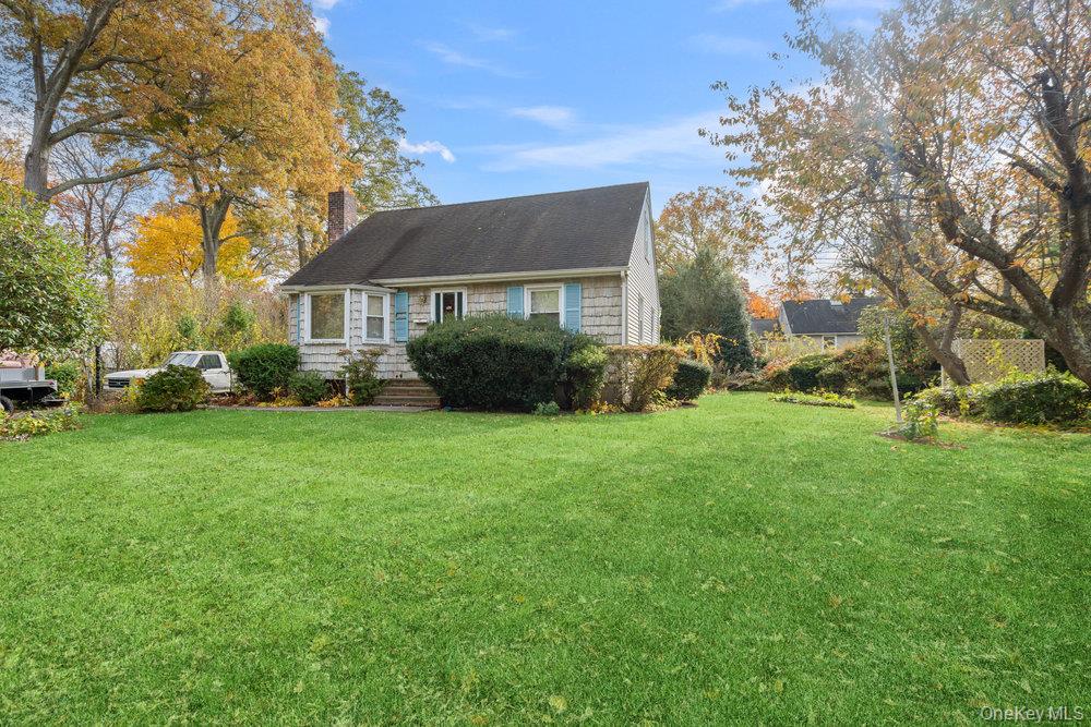 10 Stratton Drive, Huntington Station, NY 11746