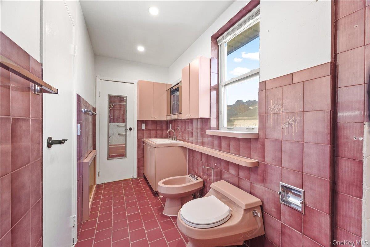 124 Alexander Avenue, Yonkers, NY 10704