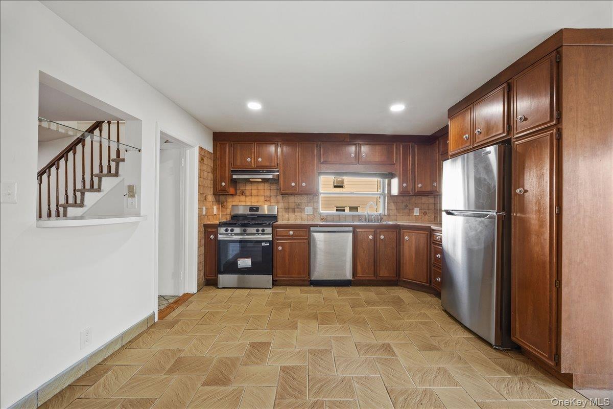 124 Alexander Avenue, Yonkers, NY 10704