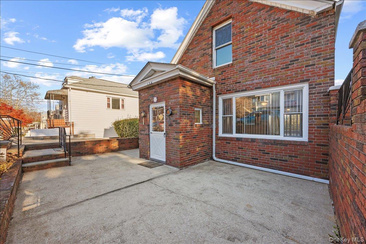 124 Alexander Avenue, Yonkers, NY 10704
