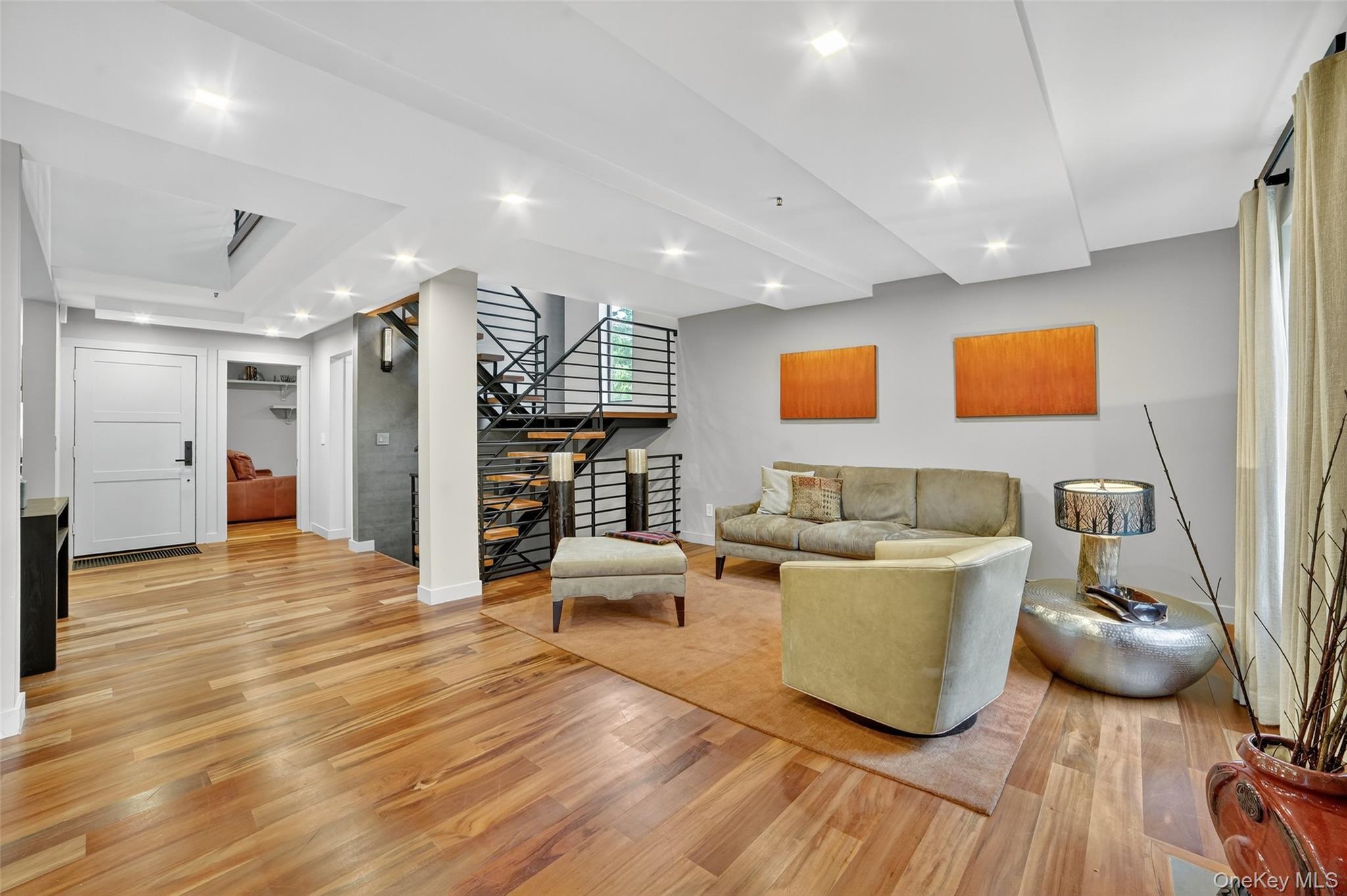 428 Pine Grove Lane, Hartsdale, NY 10530