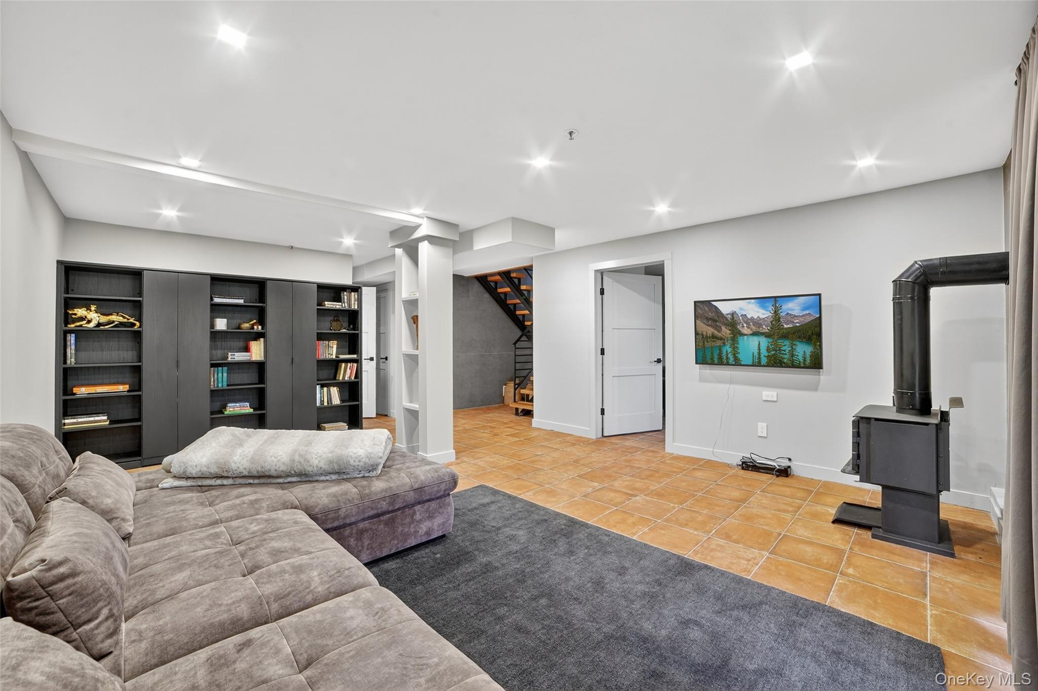 428 Pine Grove Lane, Hartsdale, NY 10530