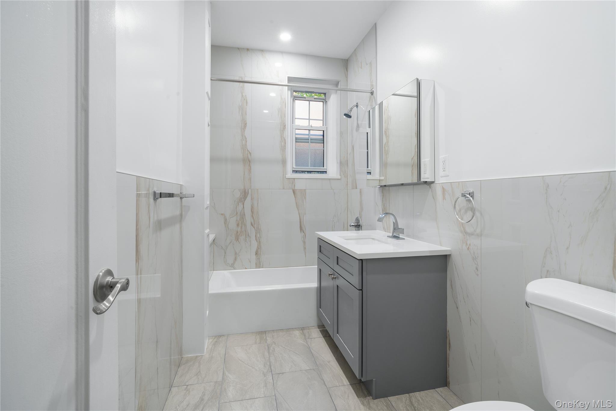 11007 73rd Road # 3K, Forest Hills, NY 11375