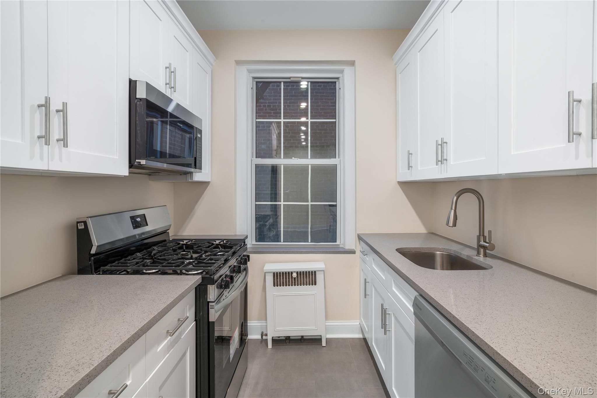 11007 73rd Road # 3K, Forest Hills, NY 11375