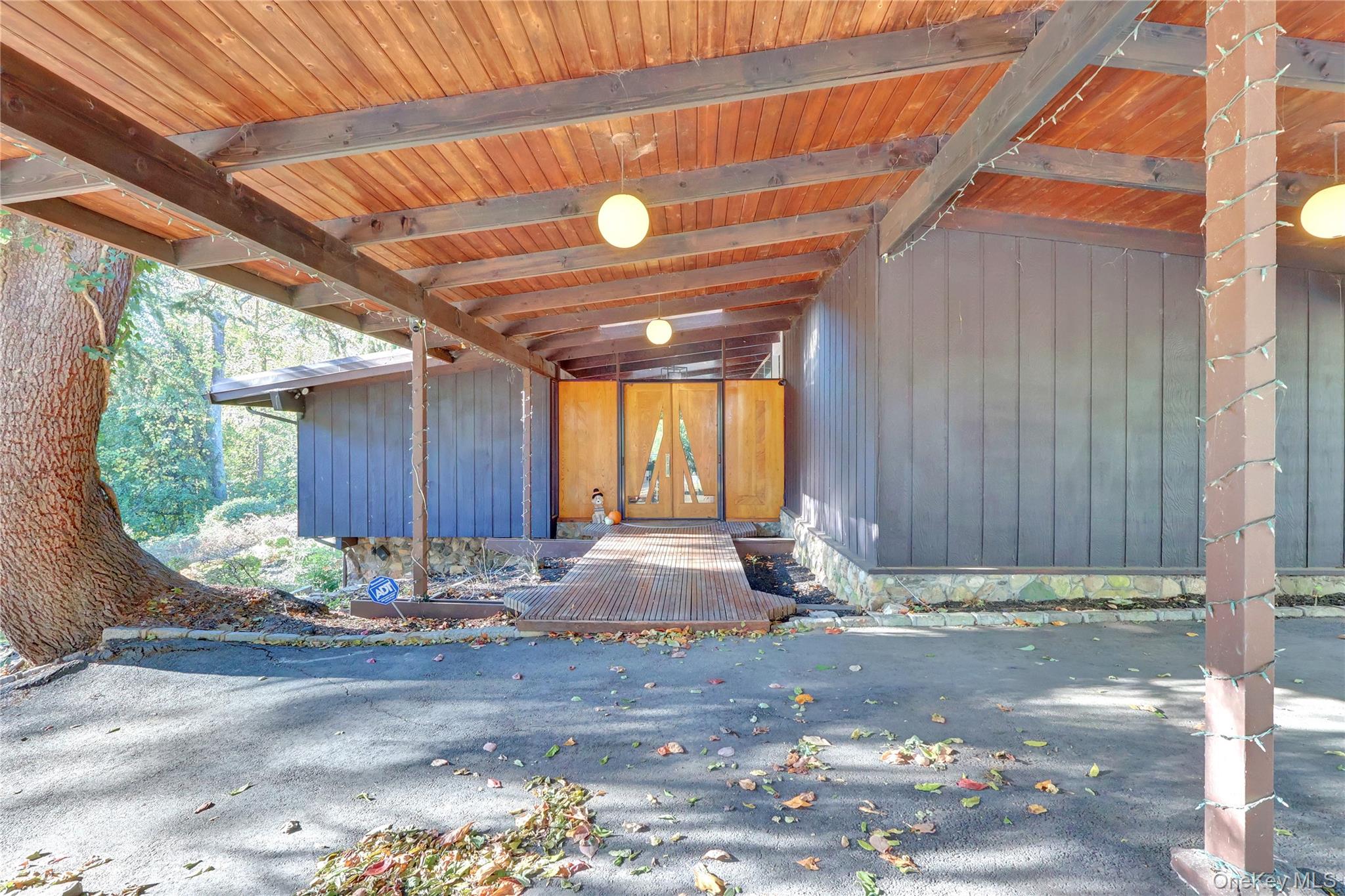 131 Oakside Drive, Smithtown, NY 11787