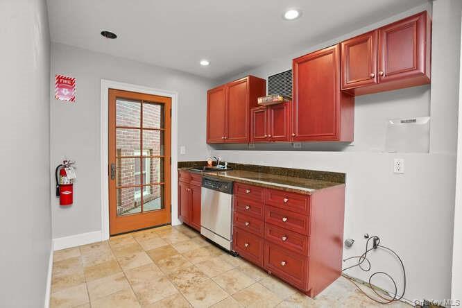 555 E Boston Post Road, Mamaroneck, NY 10543