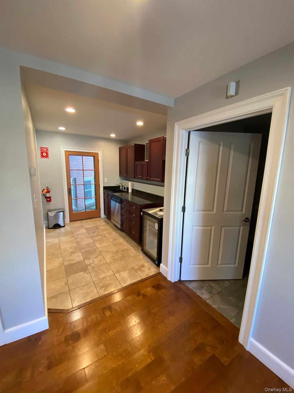 555 E Boston Post Road, Mamaroneck, NY 10543