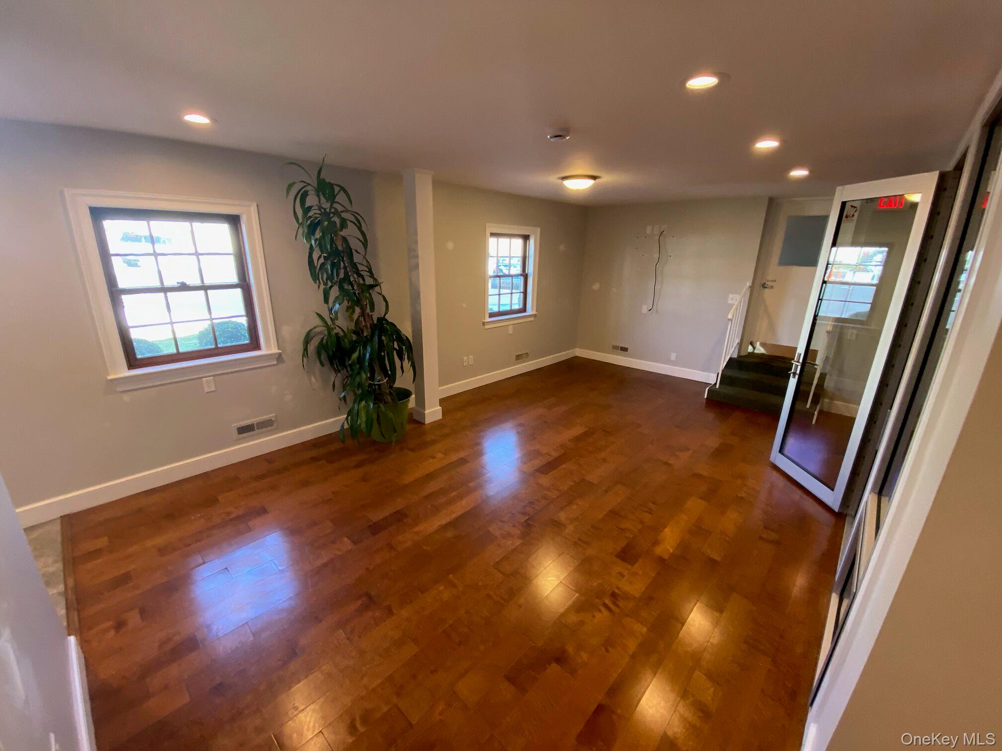 555 E Boston Post Road, Mamaroneck, NY 10543