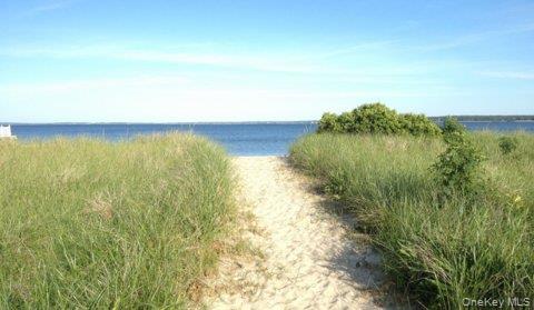 56 Dougs Lane, South Jamesport, NY 11970