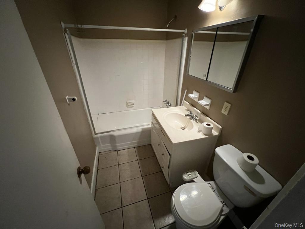 120 Horton Highway # A9, Mineola, NY 11501