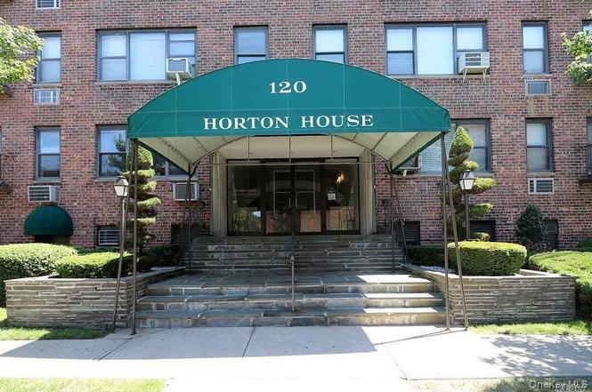 120 Horton Highway # A9, Mineola, NY 11501