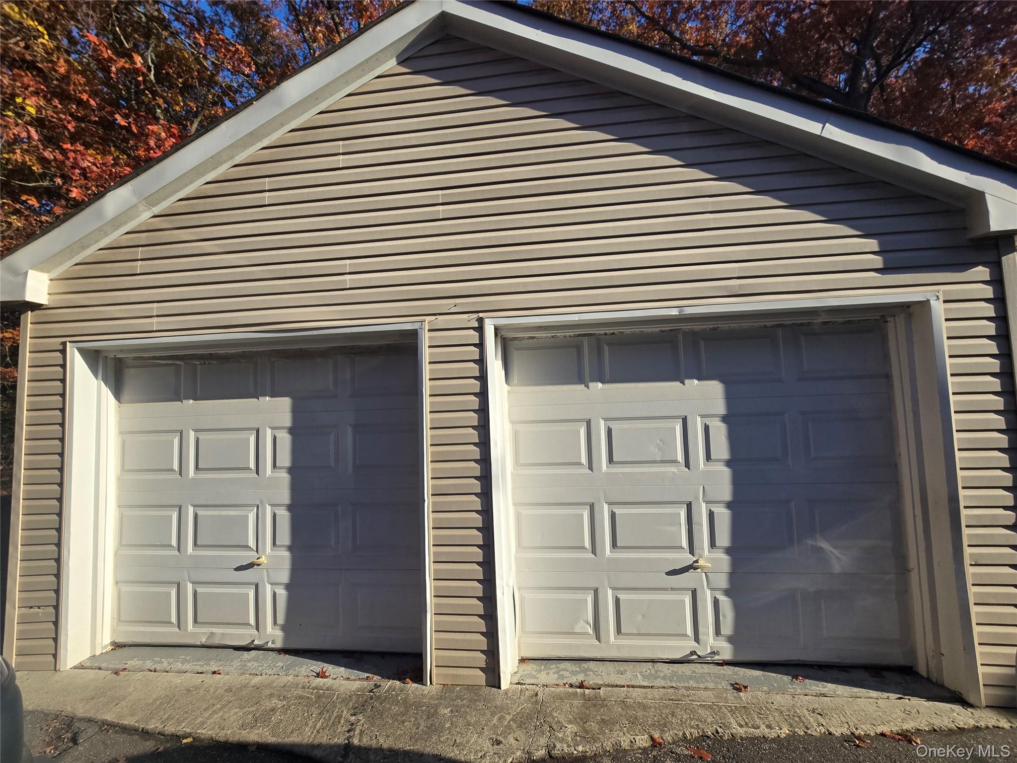 141-143 Oakdale Bohemia Road, Oakdale, NY 11769