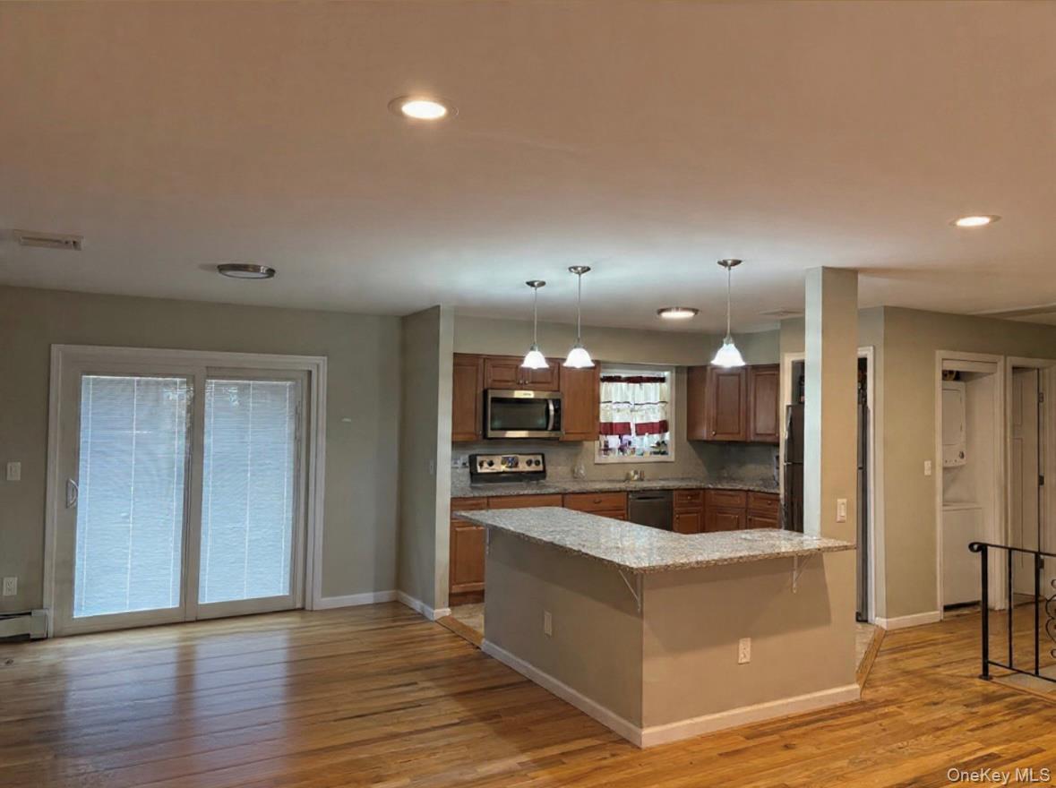 141-143 Oakdale Bohemia Road, Oakdale, NY 11769