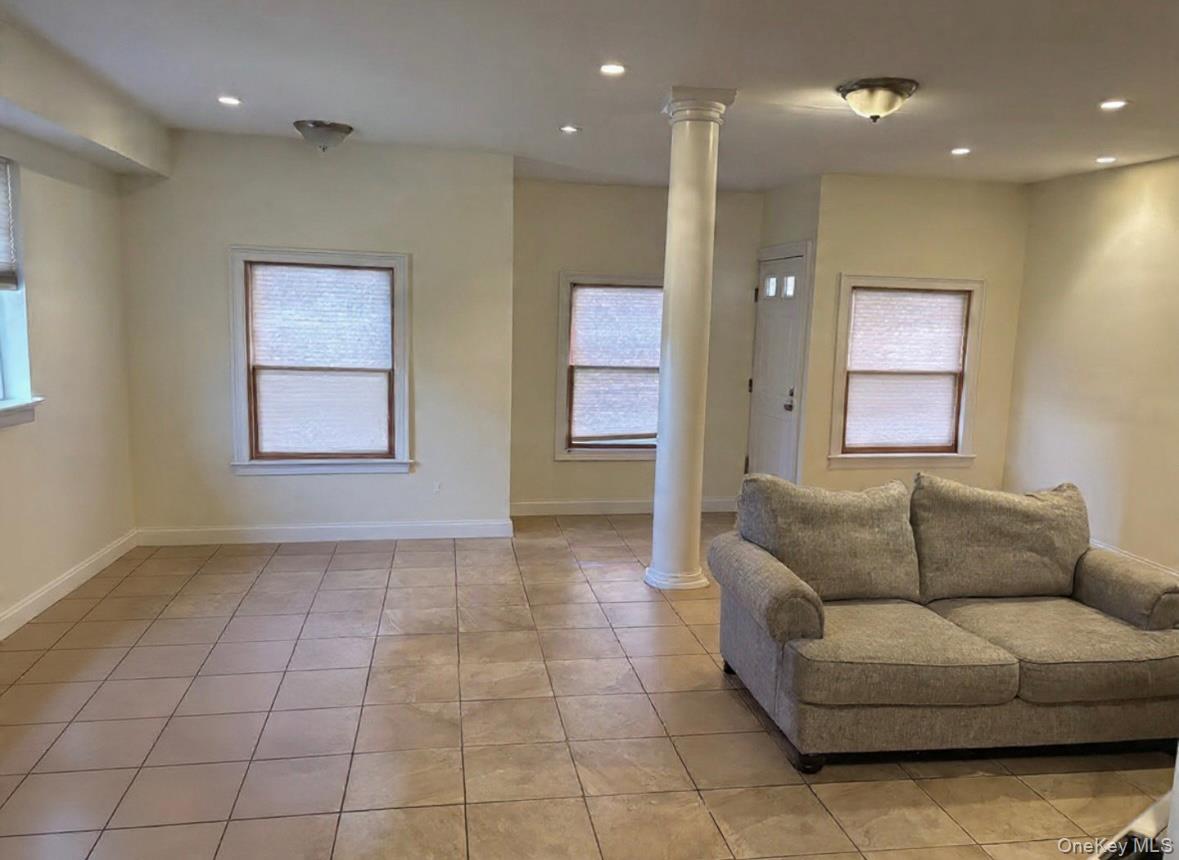 141-143 Oakdale Bohemia Road, Oakdale, NY 11769