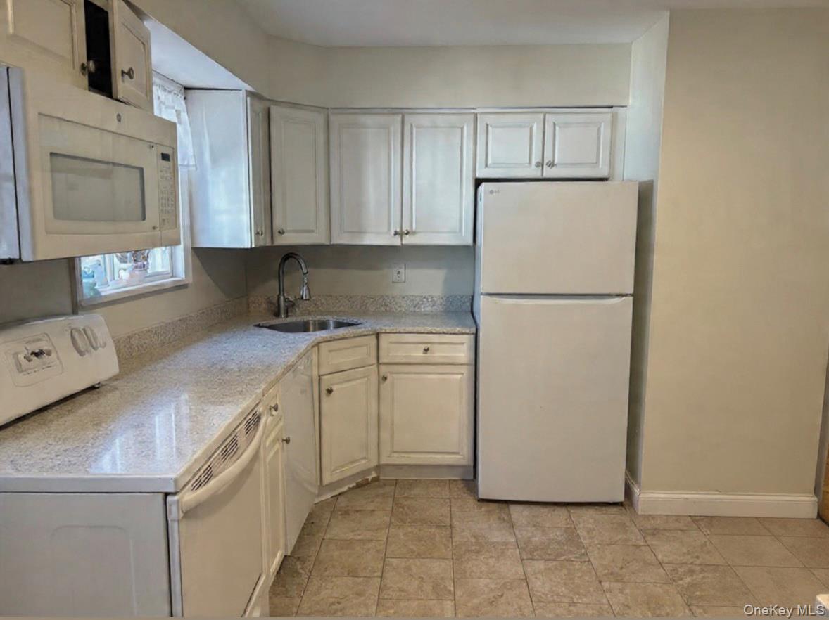 141-143 Oakdale Bohemia Road, Oakdale, NY 11769