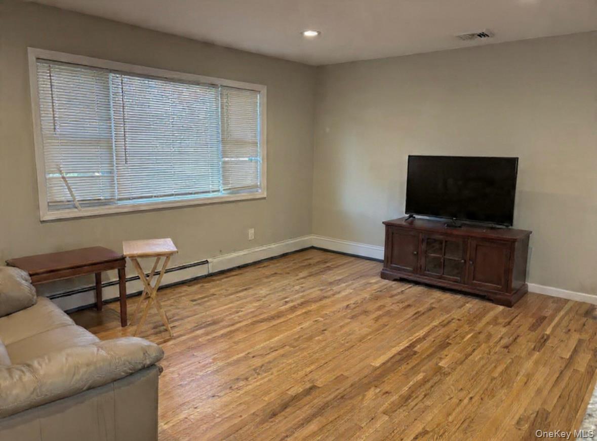 141-143 Oakdale Bohemia Road, Oakdale, NY 11769