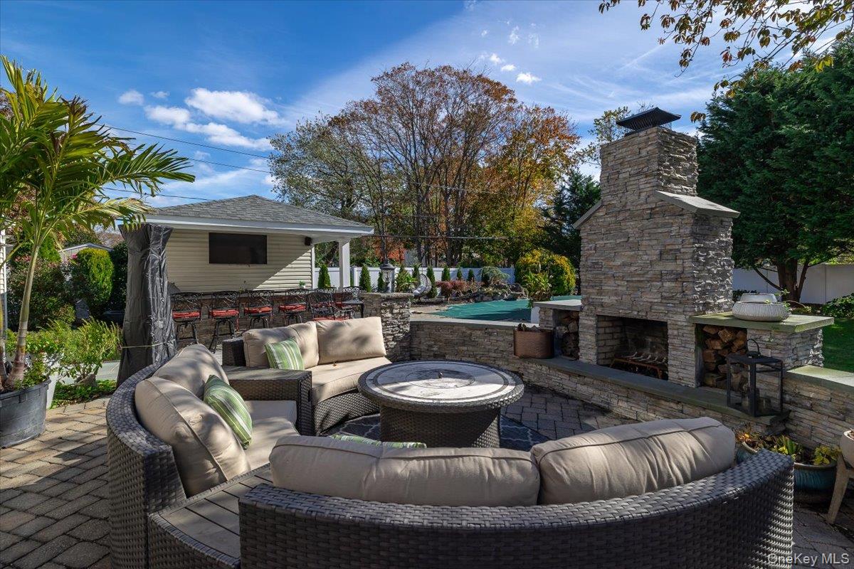 25 Morris Street, Port Jefferson Station, NY 11776