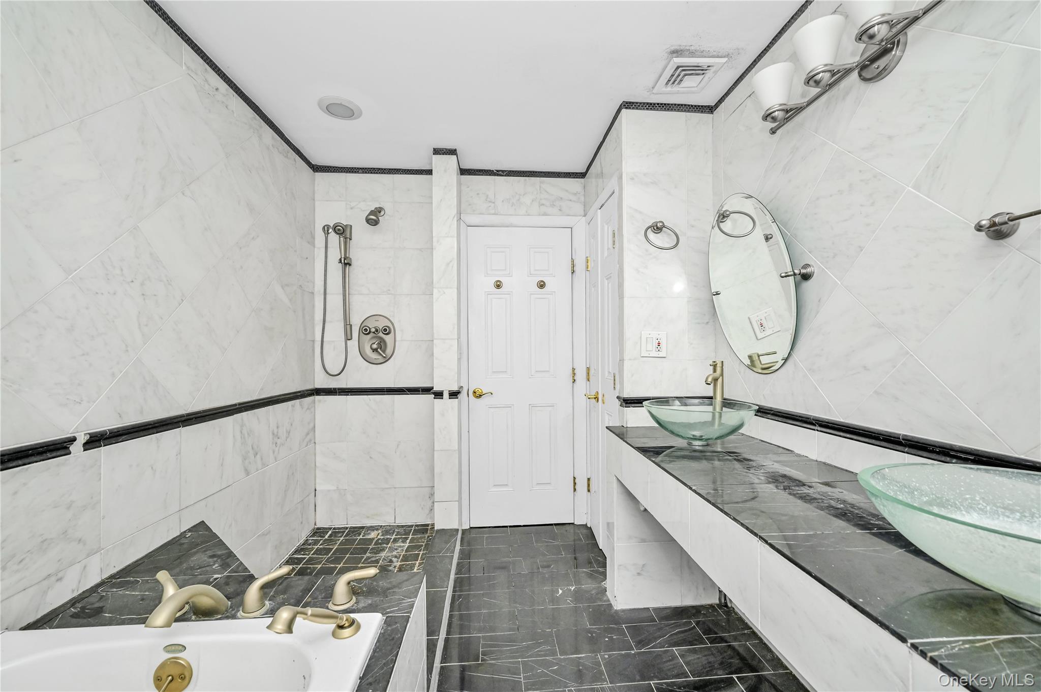 218 Avery Place, Cedarhurst, NY 11516