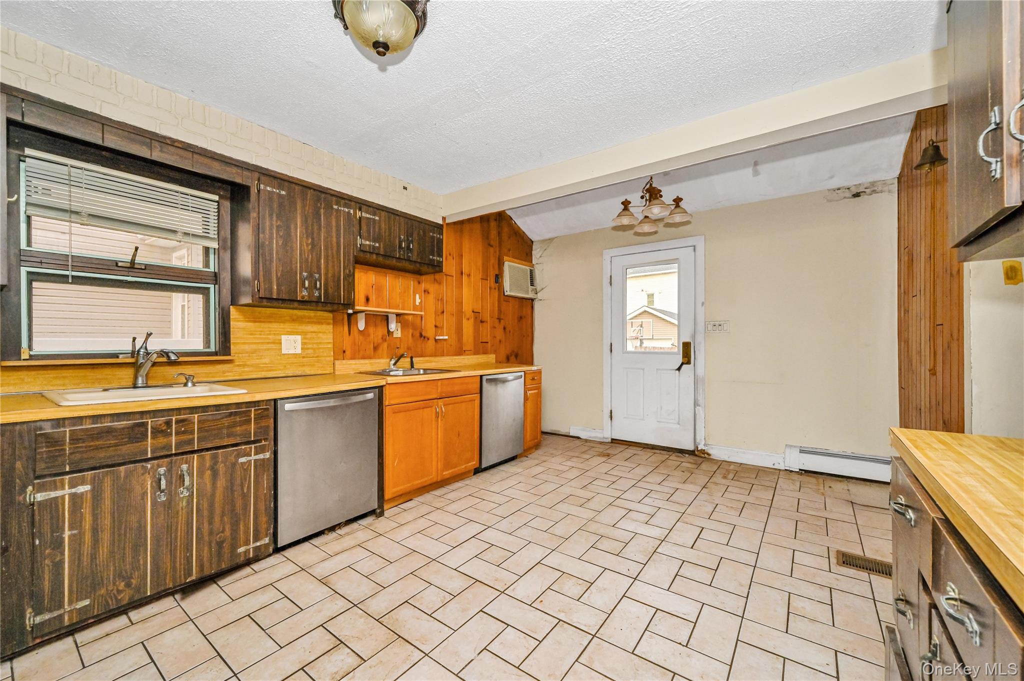 218 Avery Place, Cedarhurst, NY 11516