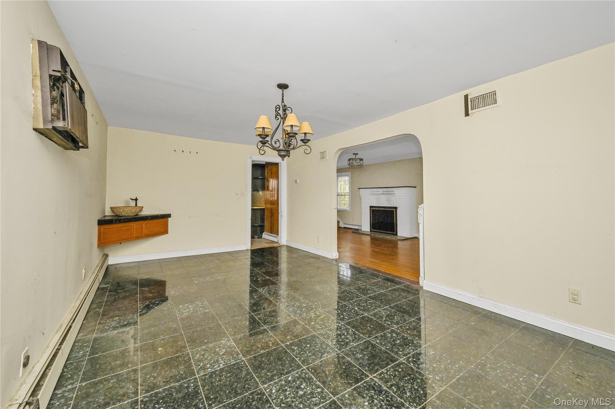 218 Avery Place, Cedarhurst, NY 11516