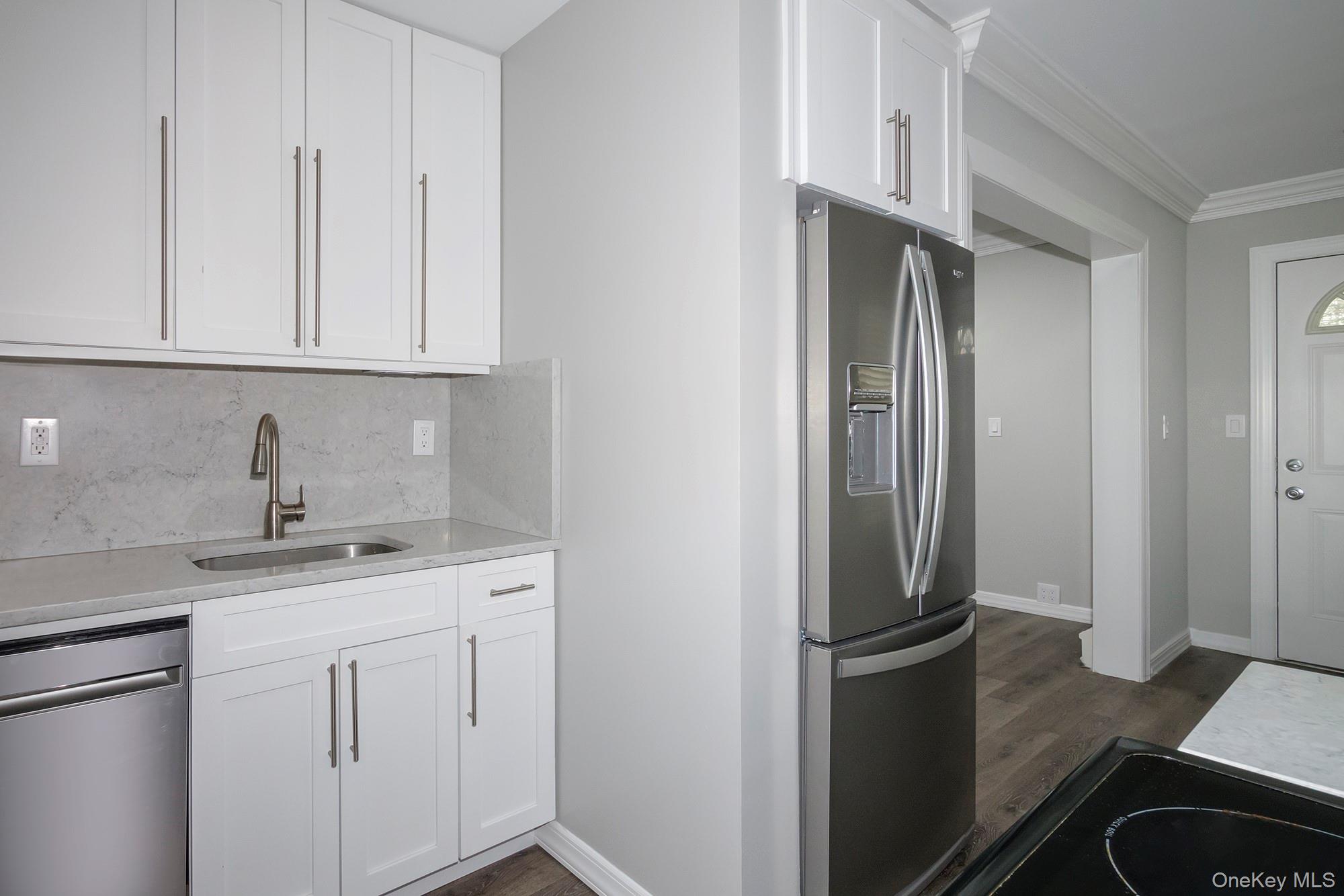 100 North Country Road # 4, Miller Place, NY 11764