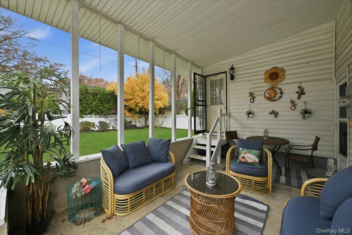 143 Bromleigh Road, Stewart Manor, NY 11530