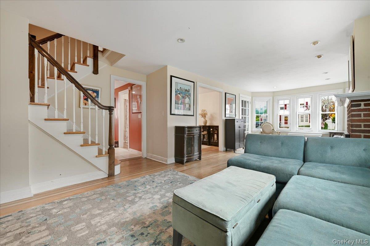 143 Bromleigh Road, Stewart Manor, NY 11530