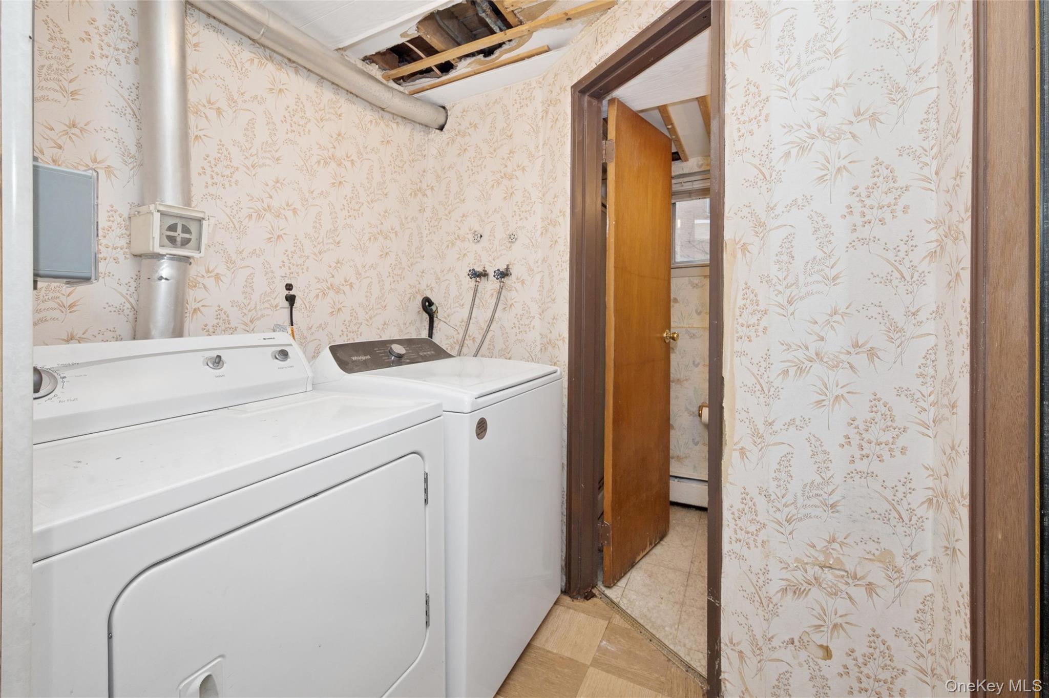 33 Grove Street, Hicksville, NY 11801