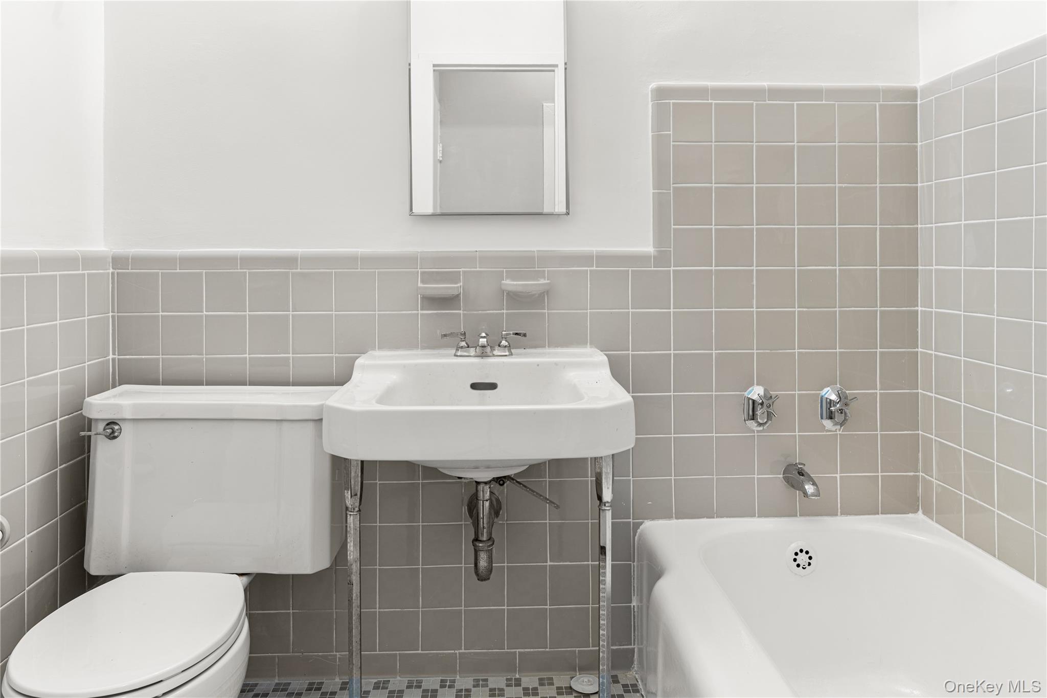 3 Fordham Hill Oval # 1G, Bronx, NY 10468