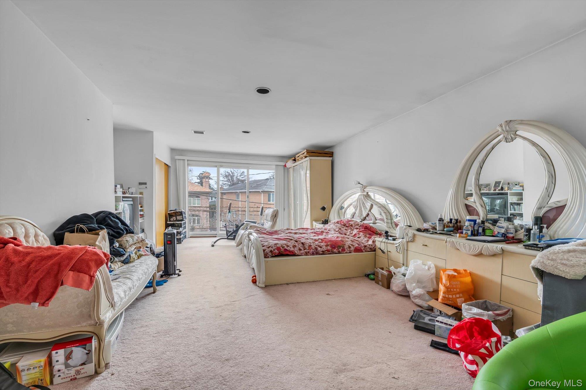 25271 Brattle Avenue, Little Neck, NY 11362