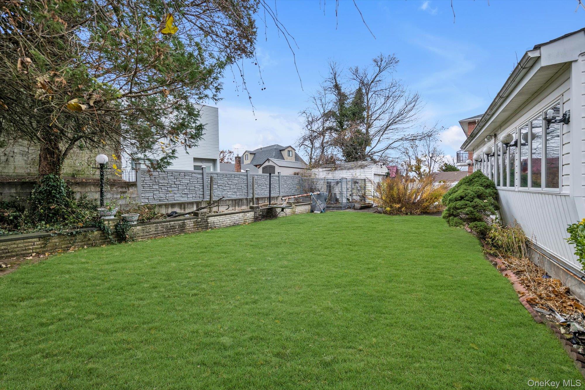 25271 Brattle Avenue, Little Neck, NY 11362