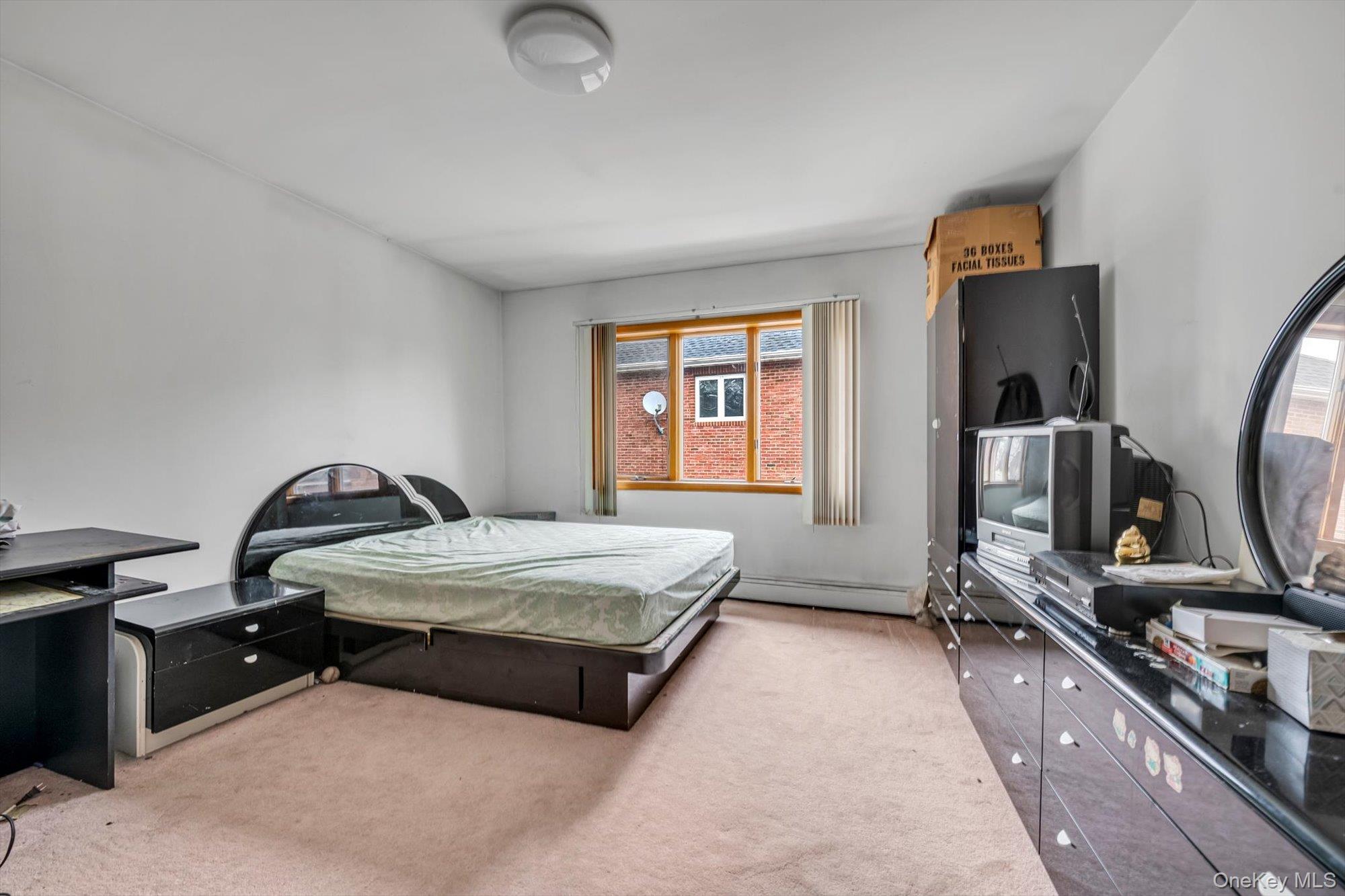 25271 Brattle Avenue, Little Neck, NY 11362