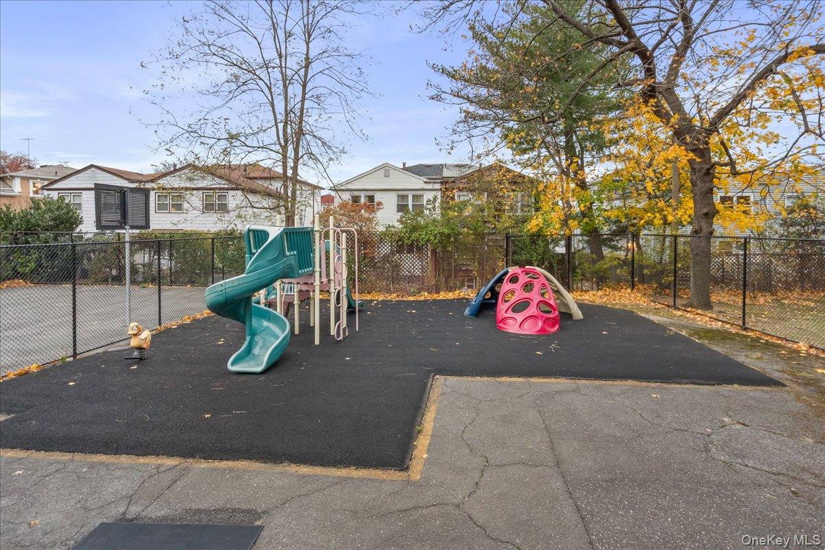 209-25 18th Avenue # 6D, Bayside, NY 11360