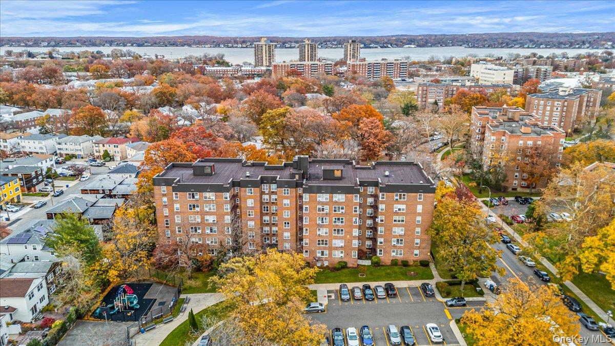 209-25 18th Avenue # 6D, Bayside, NY 11360