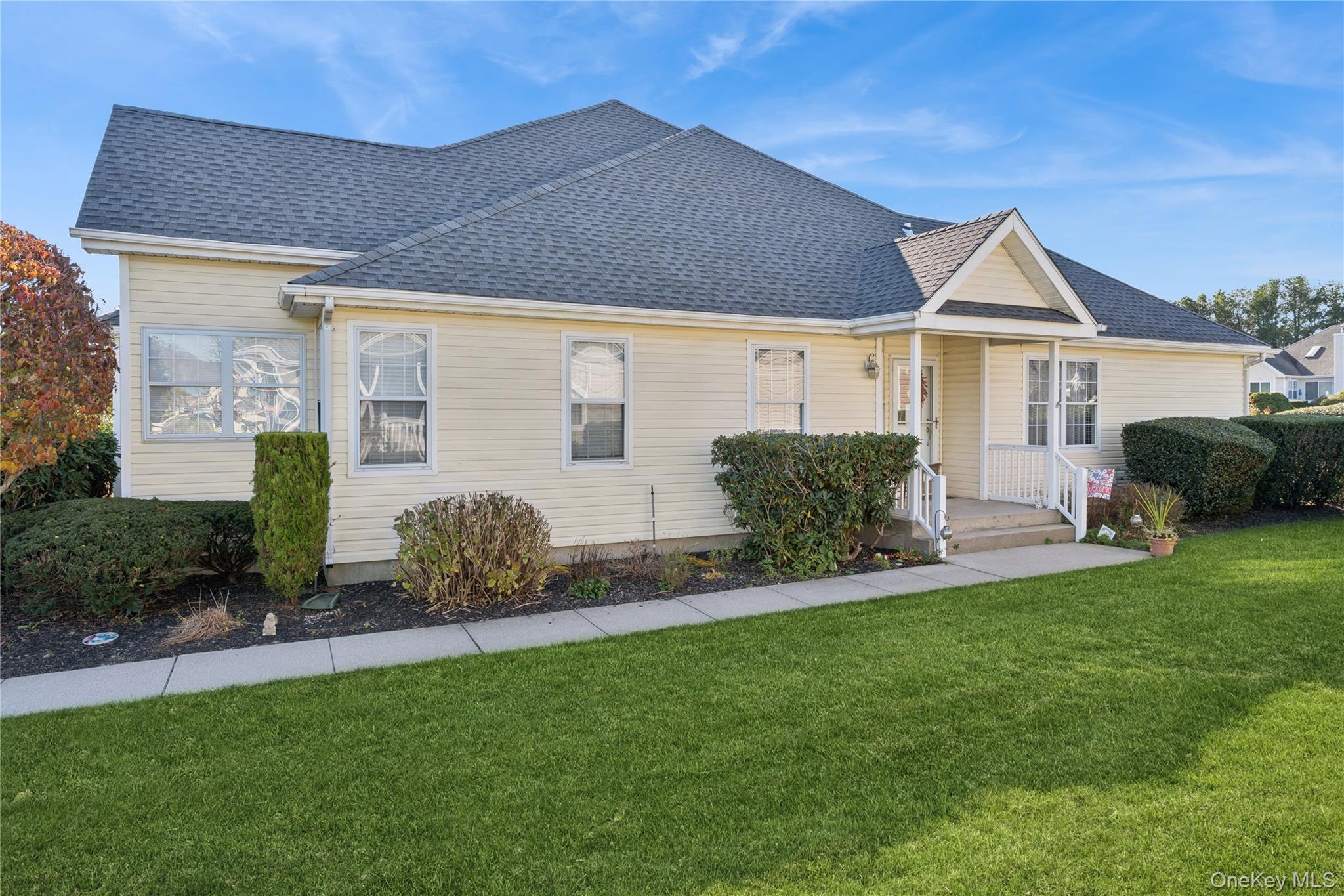 53 Goose Neck Lane, Riverhead, NY 11901