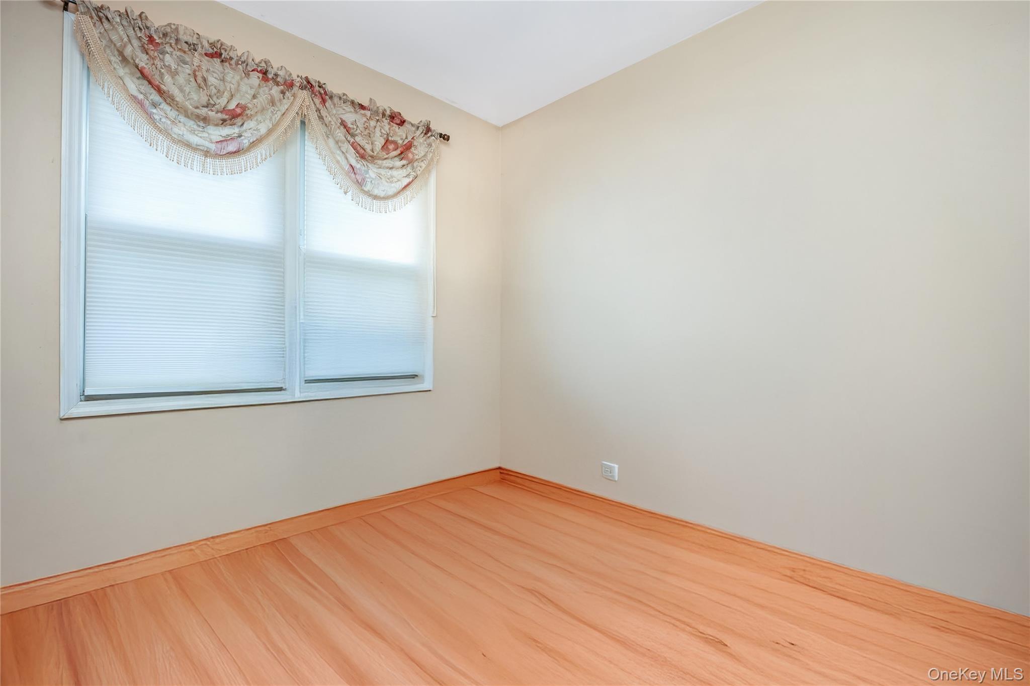 180 Lakeside Trail, Ridge, NY 11961