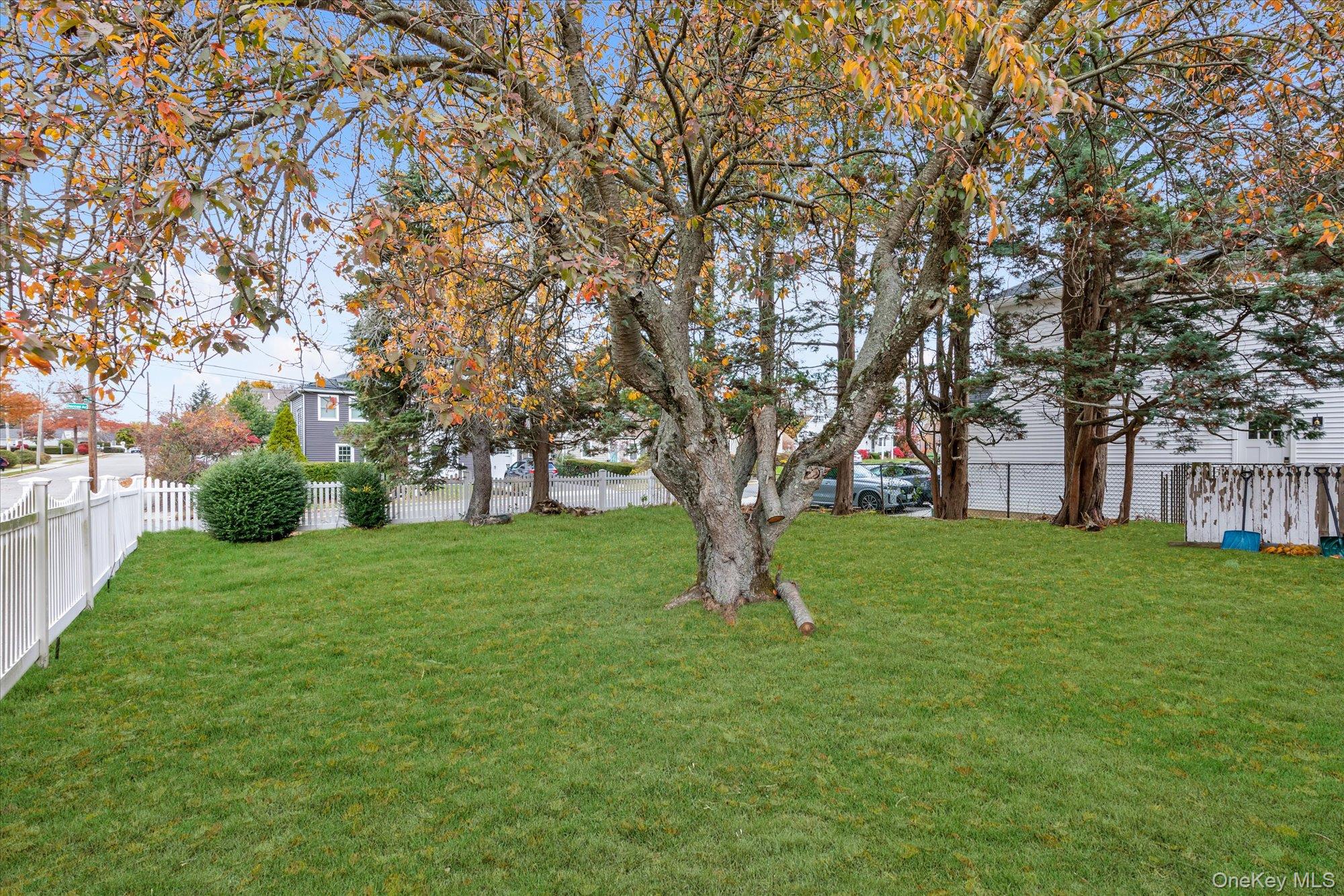 26 Humphrey Drive, Syosset, NY 11791