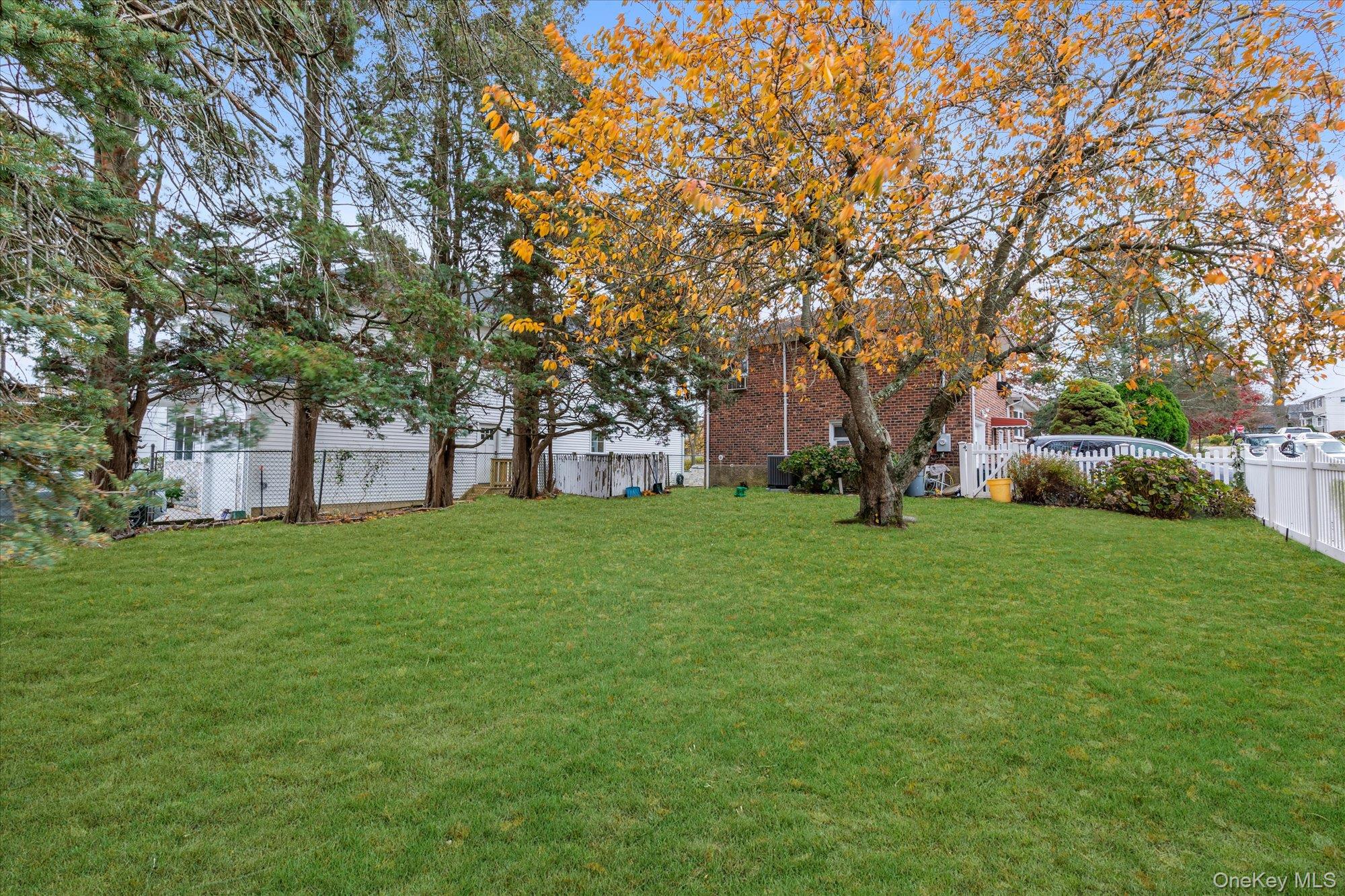 26 Humphrey Drive, Syosset, NY 11791