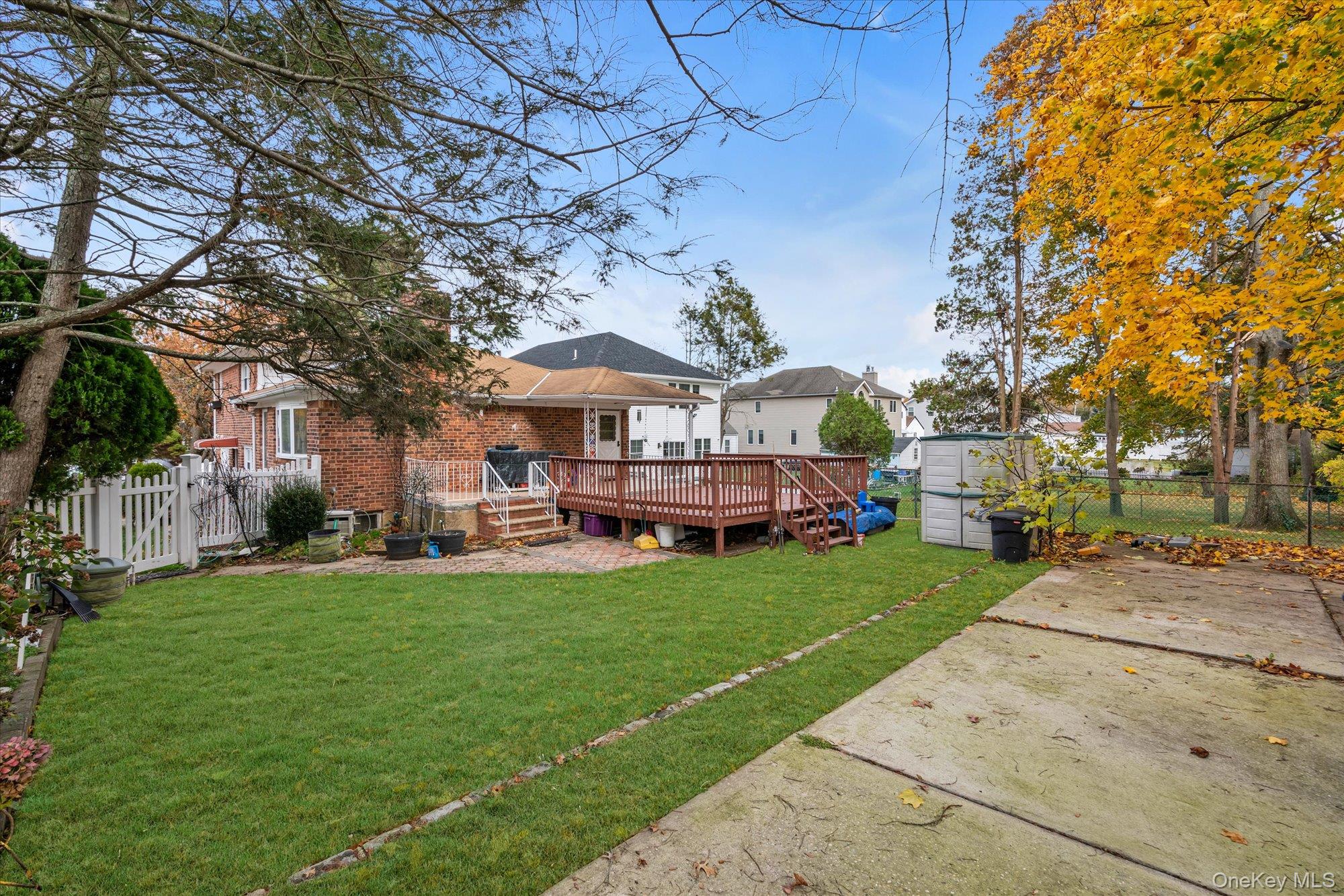 26 Humphrey Drive, Syosset, NY 11791