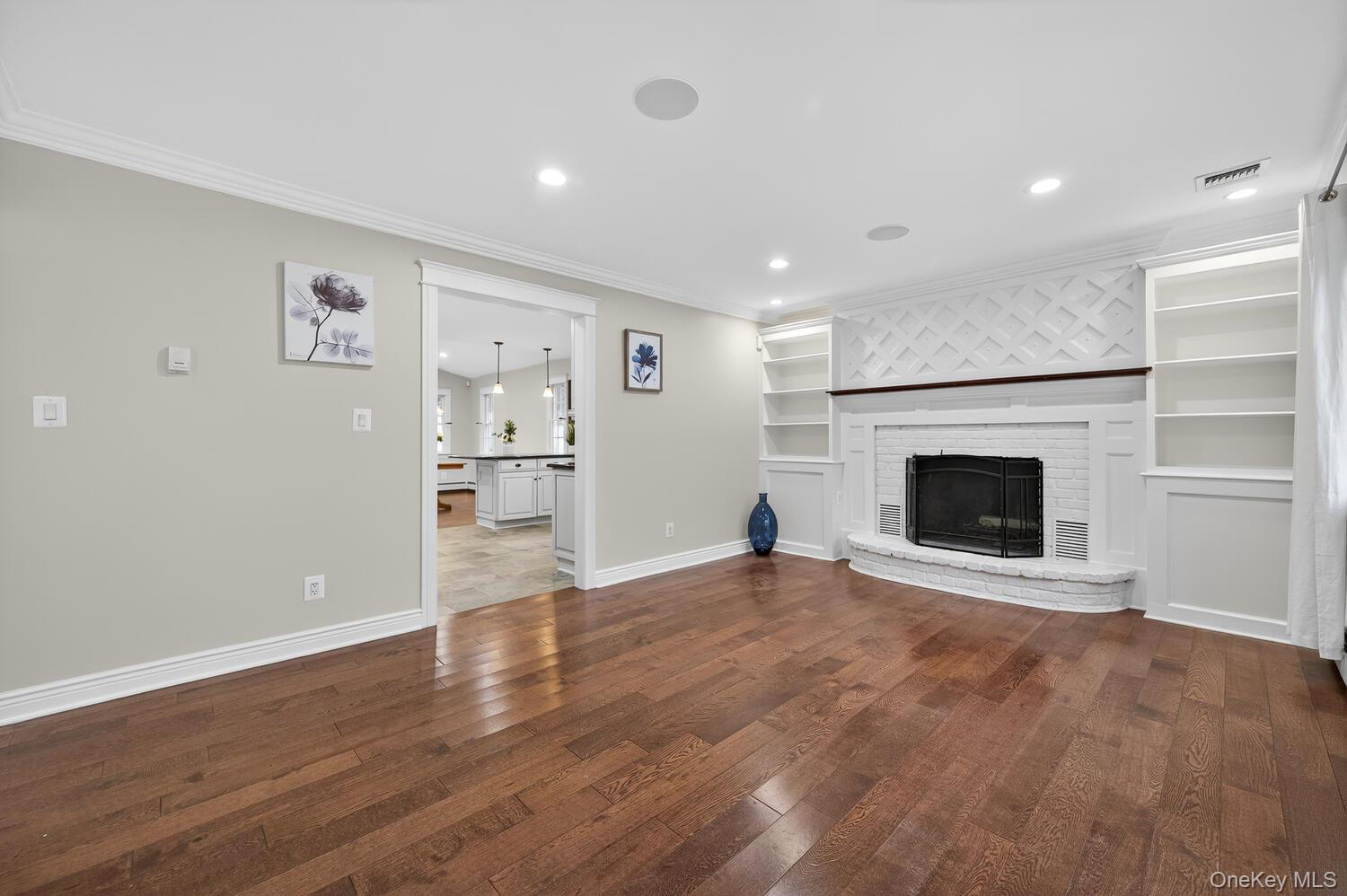 7 Claire Avenue, Huntington Station, NY 11746