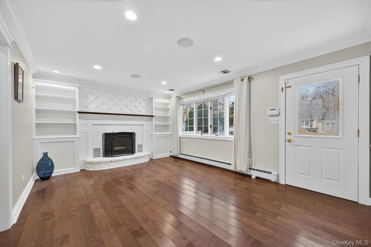 7 Claire Avenue, Huntington Station, NY 11746