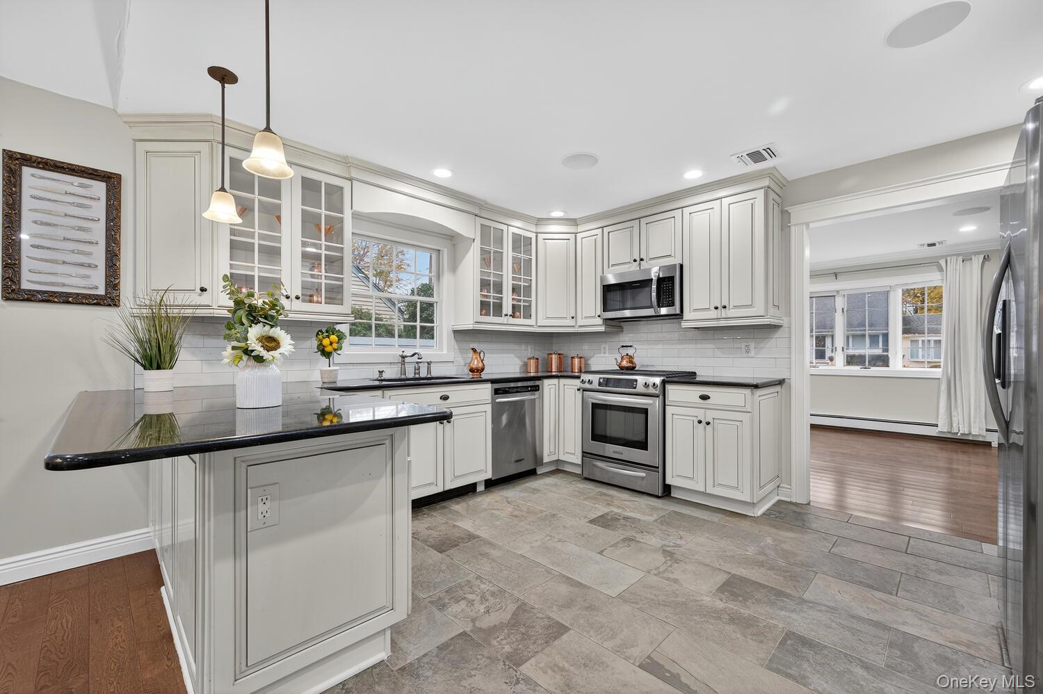 7 Claire Avenue, Huntington Station, NY 11746