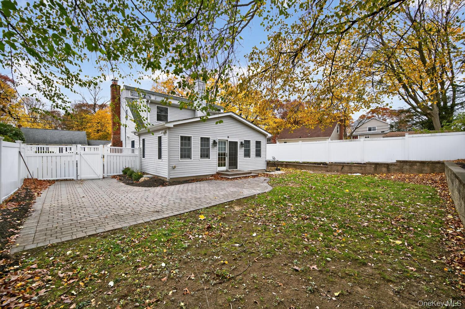 7 Claire Avenue, Huntington Station, NY 11746