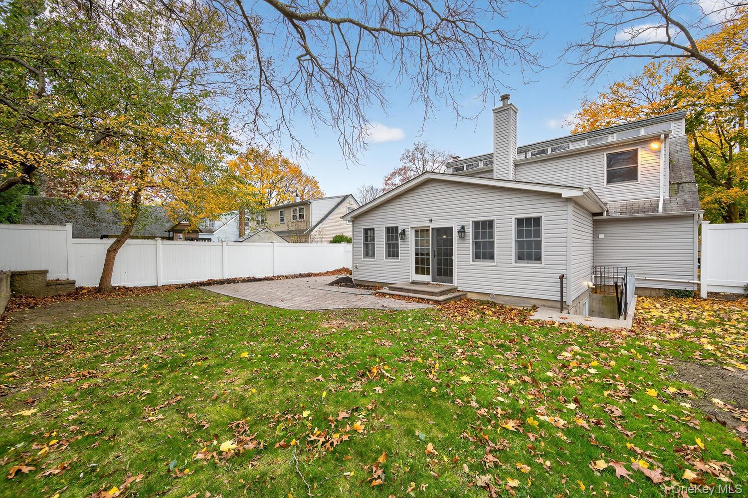 7 Claire Avenue, Huntington Station, NY 11746