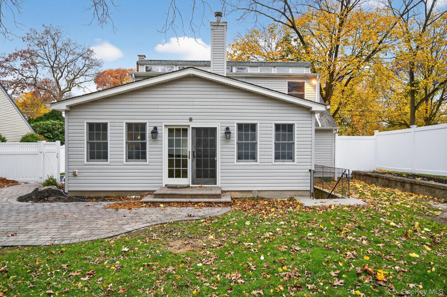 7 Claire Avenue, Huntington Station, NY 11746