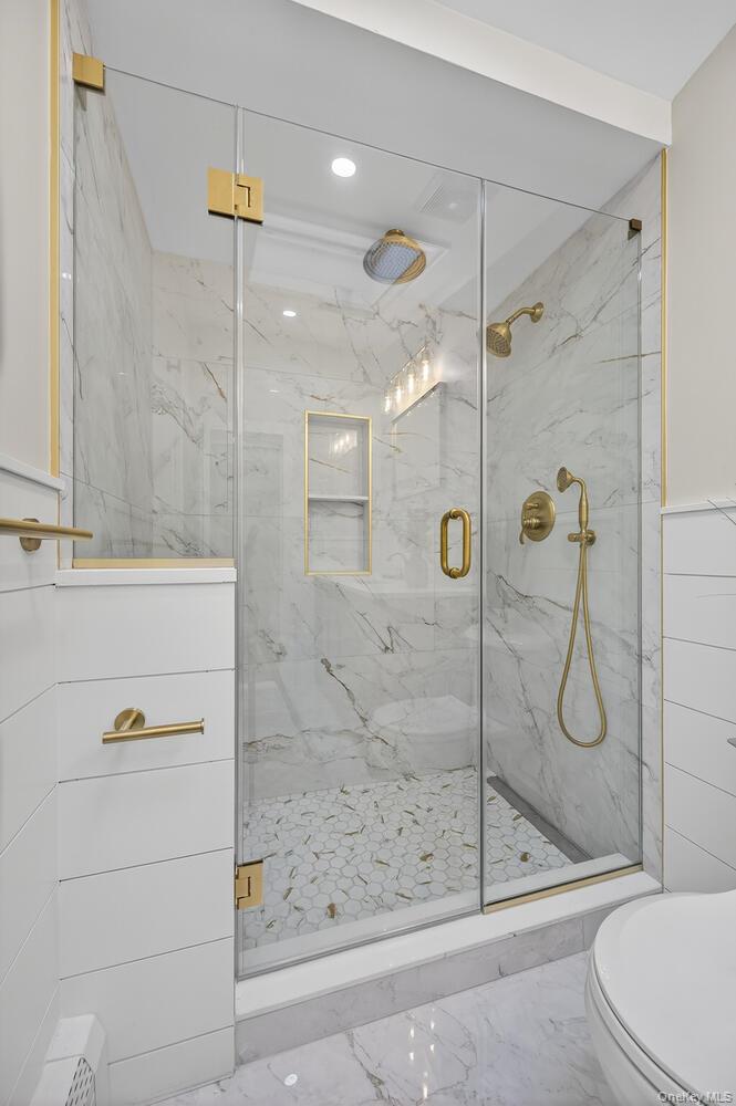 7 Claire Avenue, Huntington Station, NY 11746