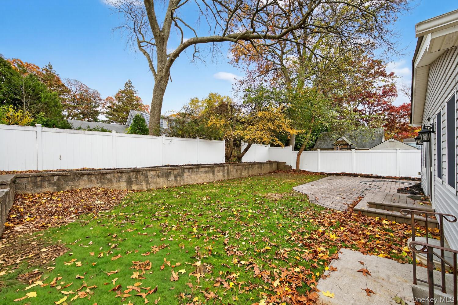 7 Claire Avenue, Huntington Station, NY 11746