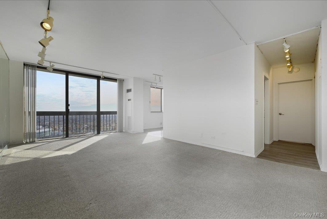 27110 Grand Central Parkway # 30R, Floral Park, NY 11005