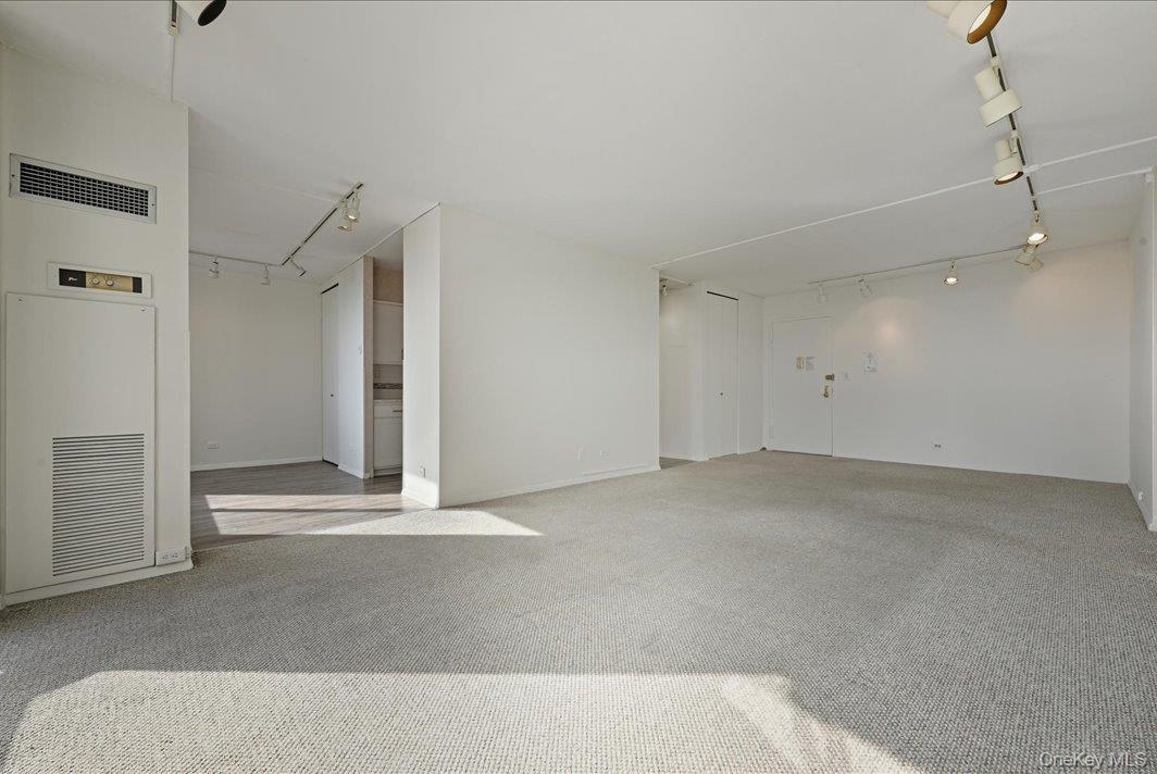 27110 Grand Central Parkway # 30R, Floral Park, NY 11005